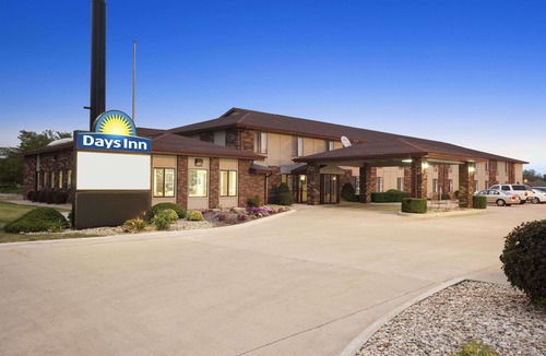 Oglesby Hotel | Days Inn by Wyndham Oglesby/ Starved Rock