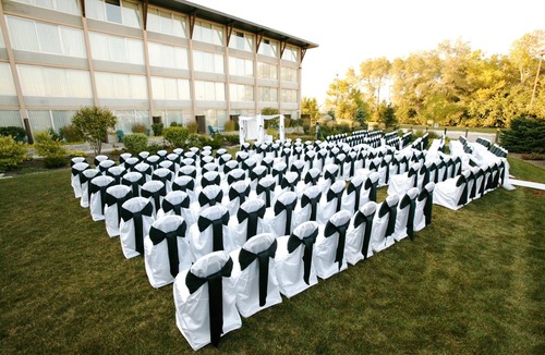 Mundelein Hotel | DoubleTree by Hilton Libertyville-Mundelein