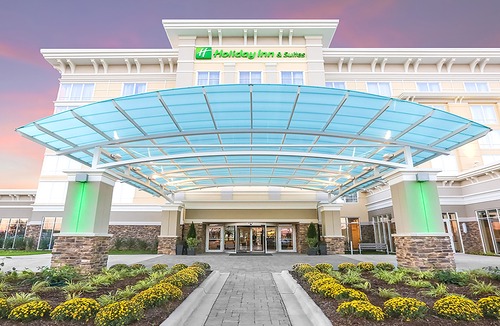 East Peoria Hotel | Holiday Inn and Suites East Peoria, an Ihg Hotel