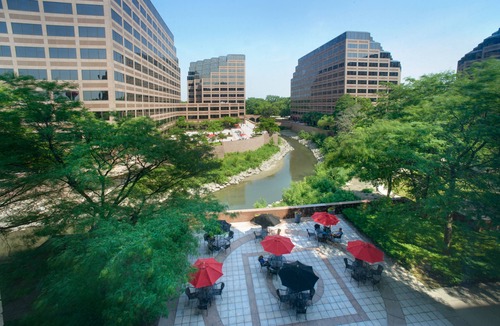 Rosemont Hotel | Chicago Marriott Suites O'Hare