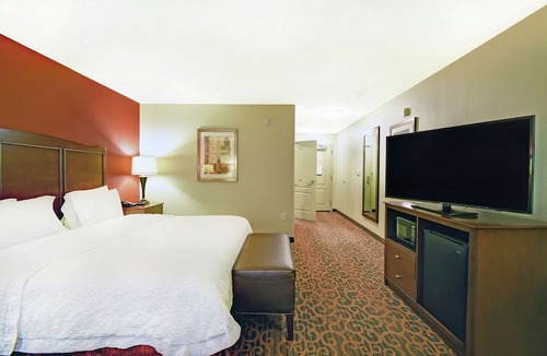 Beloit Hotel | Hampton Inn Beloit
