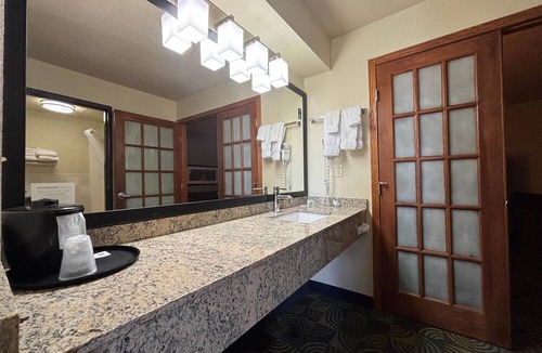 Kewanee Hotel | AmericInn by Wyndham Kewanee