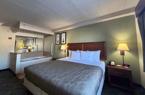Kewanee Hotel | AmericInn by Wyndham Kewanee