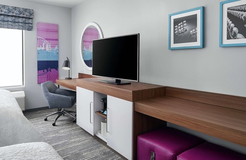 Summit Hotel | Hampton Inn & Suites Bridgeview Chicago