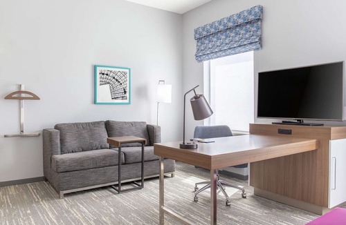 Summit Hotel | Hampton Inn & Suites Bridgeview Chicago