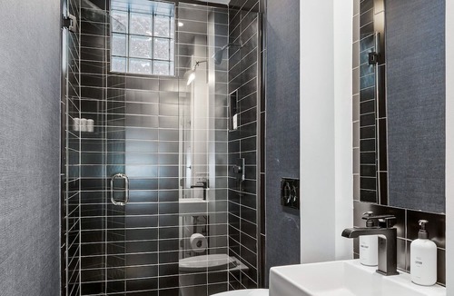 Lincoln Park House | Luxe SFH in the Heart of Old Town