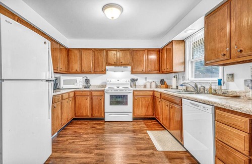 Sheboygan Apartment | Comfort Sanctuary: Monthly Stays Welcome!