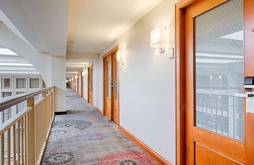Rosemont Hotel | Embassy Suites by Hilton Chicago O'Hare Rosemont