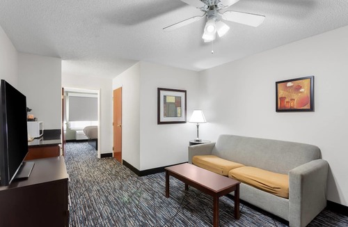 Niles Hotel | Quality Inn & Suites Niles