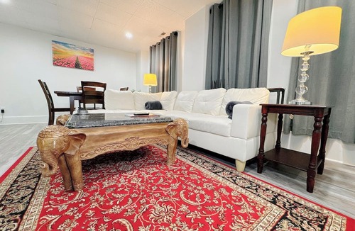 Downtown Dubuque Apartment | 115#202/Charming Downtown Dubuque Apartment