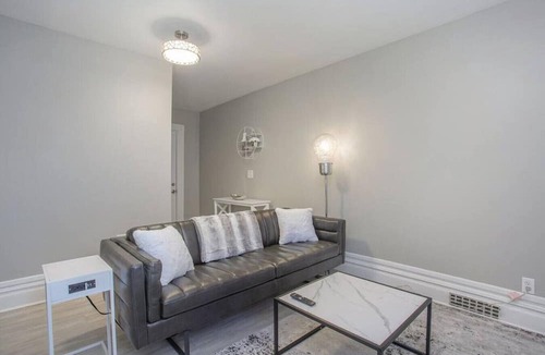 Grand Rapids Apartment | Gold 2- Stunning Retreat
