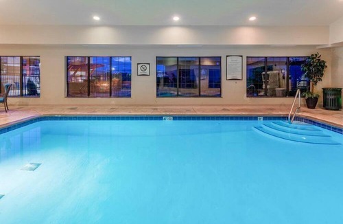 Davenport Apartment | Executive Studio | Free Breakfast, Free Wi-Fi, Indoor Pool