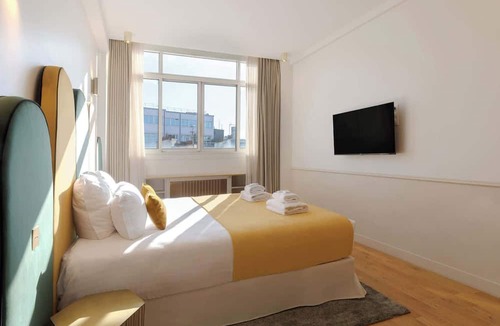 Vivienne Apartment | A Luxurious 3BR/3BA with A/C in Opéra-Bourse