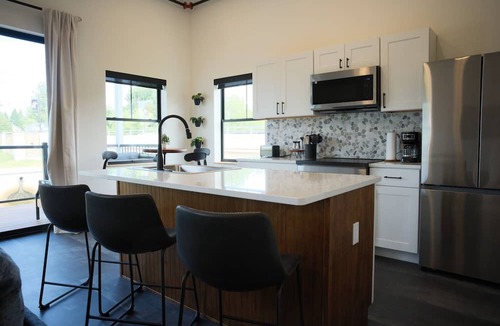 Indian River Condo | Brand New 3BR River Condo w/Large Terrace