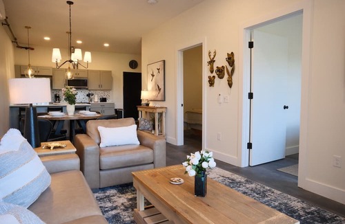Indian River Condo | New 2BR River Condo w/Balcony