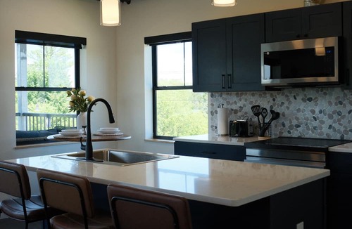 Indian River Condo | Brand New 2BR River Condo w/Large Terrace