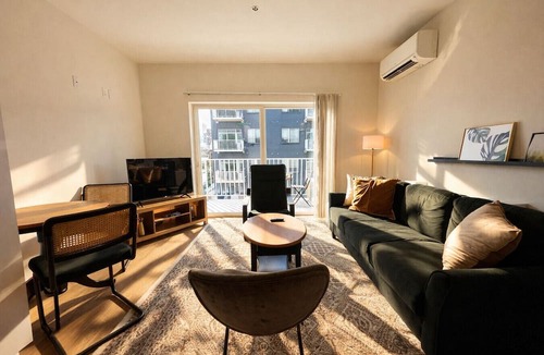 Lower East Side Apartment | East Side Studio Apt - Near Brady St and Fiserv with Balcony