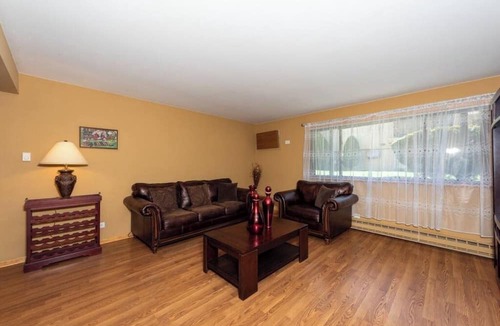 O'Hare Apartment | Mins from O'Hare Safe Location Private Parking