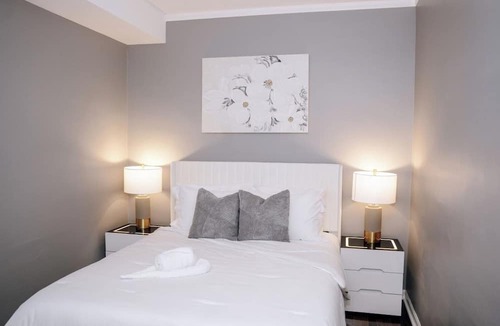 Belmont Cragin Apartment | Sleeps7 2BR Coffee Station Backyard w/Grill