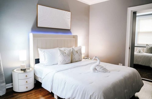 Belmont Cragin Apartment | Sleeps7 2BR Coffee Station Backyard w/Grill