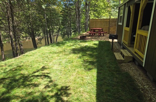 Germfask RV Rental | The Turtle/Mikinak Cabin, located within 35-40 minutes from Pictured Rocks