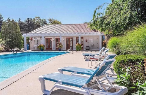 Douglas Condo | Updated condo with well-equipped kitchen, pool, firepits, grill, & gas fireplace