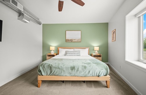 Bridgman Hotel | 1 BR King Suite - Freshwater Inn - Bridgman, MI