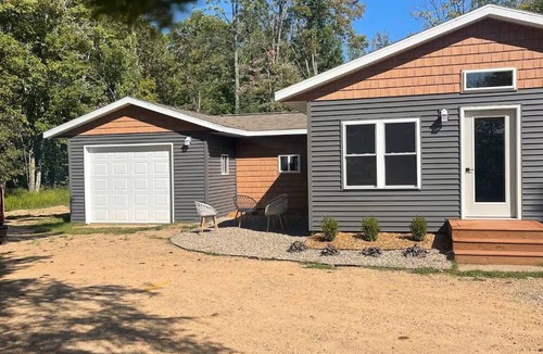 Crandon House | The Duck House-Cozy 2 bedroom house in marvelous Crandon with AC