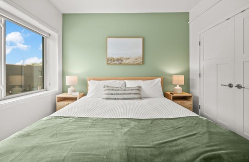 Bridgman Hotel | 1 BR King ADA Suite- Freshwater Inn - Bridgman, MI
