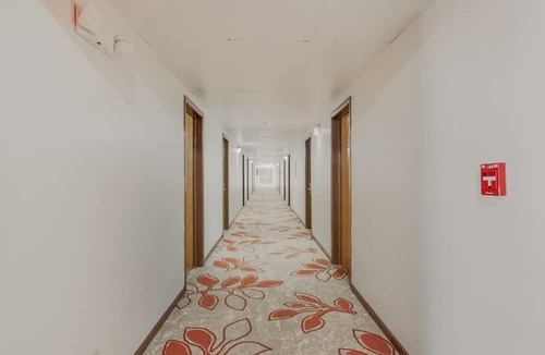 Morton Apartment | King Bed|Smoking|Morton IL