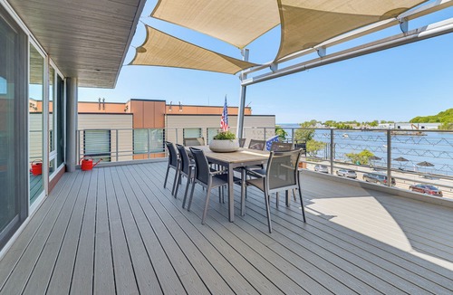 Grand Haven Condo | Grand Haven Condo w/Channel View & Dtwn Location
