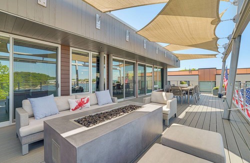 Grand Haven Condo | Grand Haven Condo w/Channel View & Dtwn Location