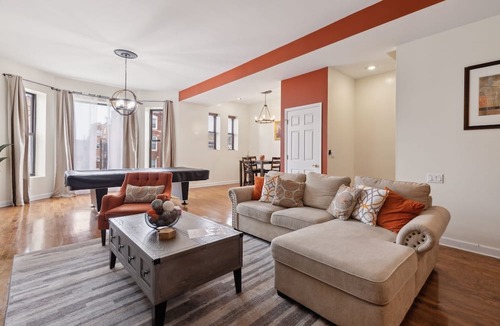 Grand Boulevard Condo | Spacious 4BR Condo | Pool Table | Near McCormick