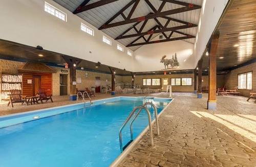 Peoria Hotel | Extended Stay Queen Suite Cottage! Kitchenette, Balcony or Patio