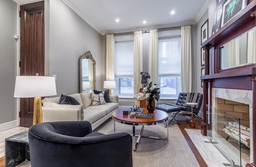Near North Side Condo | Gorgeous 3BR River North Condo - Free Parking