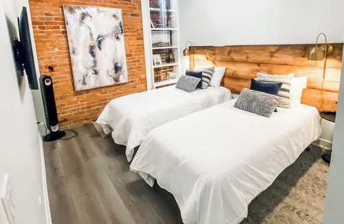 Holland Condo | The George and Evelyn on 8th, George 201