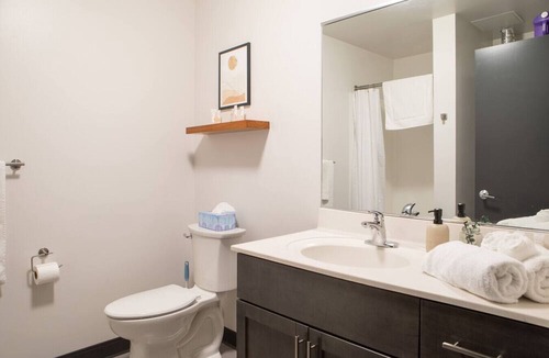 Westown Apartment | Deer District Studio Apt - One Block from Fiserv and Baird