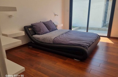 Rosporden House | Peaceful, modern wooden house 15 minutes from the beach