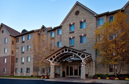 Forestview Condo | Fully-Equipped Suite | Gym Access