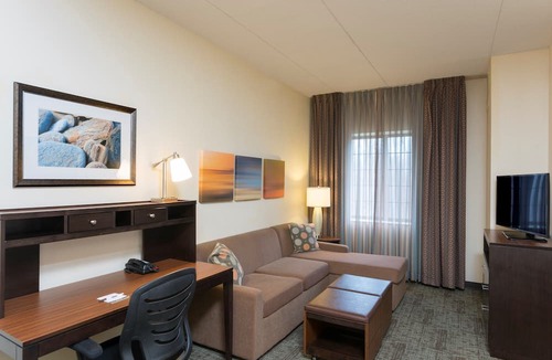 Forestview Condo | Fully-Equipped Suite | Gym Access