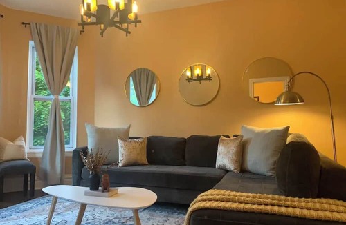 Edgewater Apartment | Serene 3-bedroom apartment in Chicago