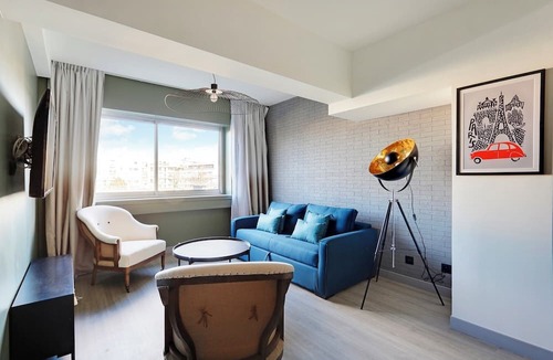 Combat Apartment | North Paris Suite