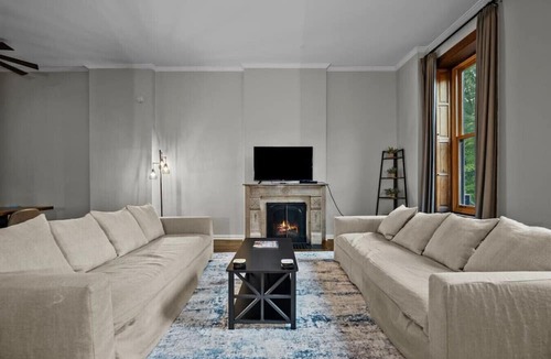 Lincoln Park Apartment | Lincoln pack condo Outdoor patio