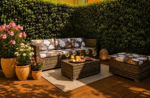 Raphele-les-Arles Apartment | Le jardinet d'Emma - Jacuzzi privé, Jardin au calme entre Arles, Camargue et Alpilles avec parking gratuit