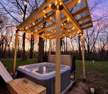 Lane House | Private Wooded Escape Hot Tub Quiet Seclusion Fire Pit Games