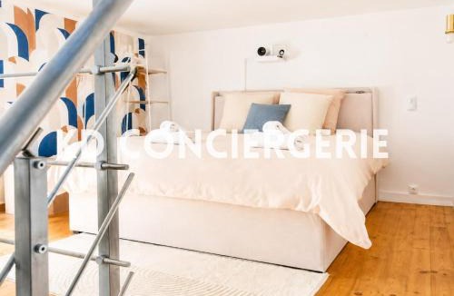 Port-de-Bouc Apartment | "LA BULLE BLEUE" - Espace détente cosy avec jacuzzi et grand écran