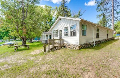 Irons House | Waterfront Escape on Bass Lake: Paddle, Fish, Swim
