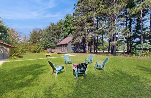 Adams House | Cozy Green Cottage