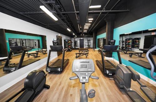 Near South Side Apartment | Modern and Bright 2BR on Michigan Ave with Optional Parking and Gym Access Near Soldier Field & Grant Park