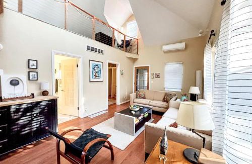 Grand Beach House | Pet Friendly Cottage in Grand Beach, Michigan